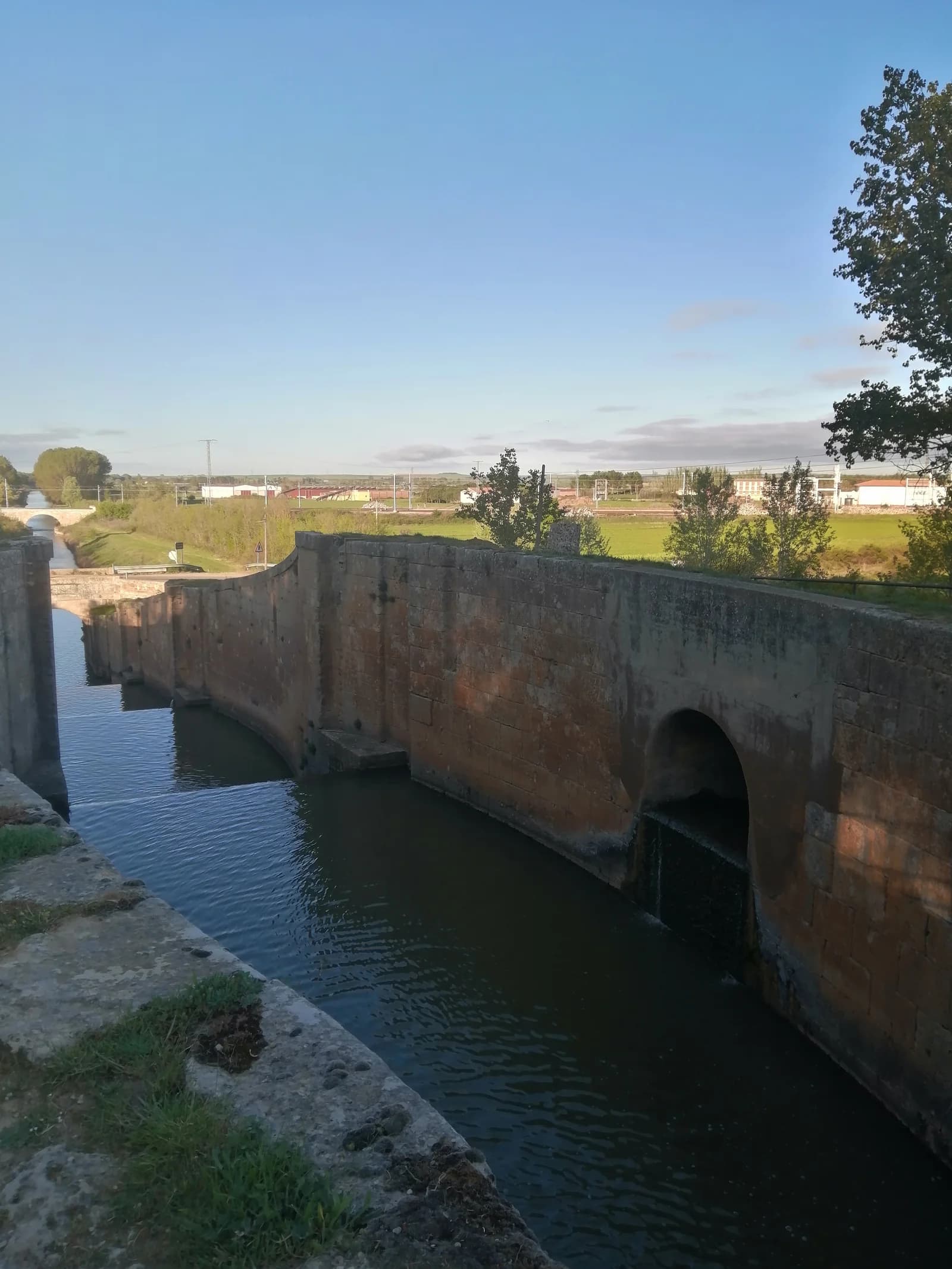 卡斯提亞運河船閘