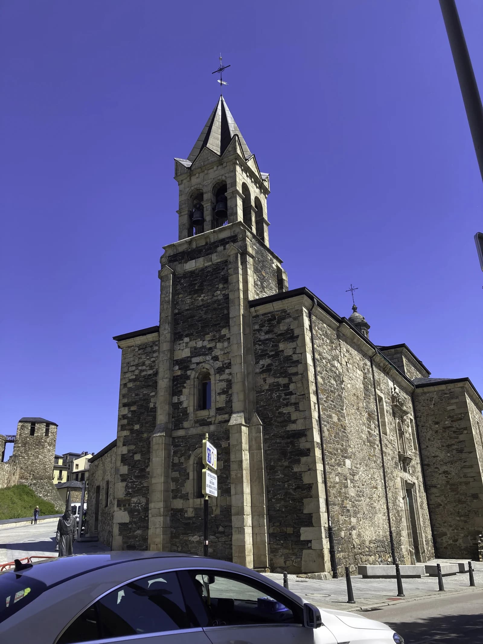 冬青聖母聖殿 - 蓬費拉達